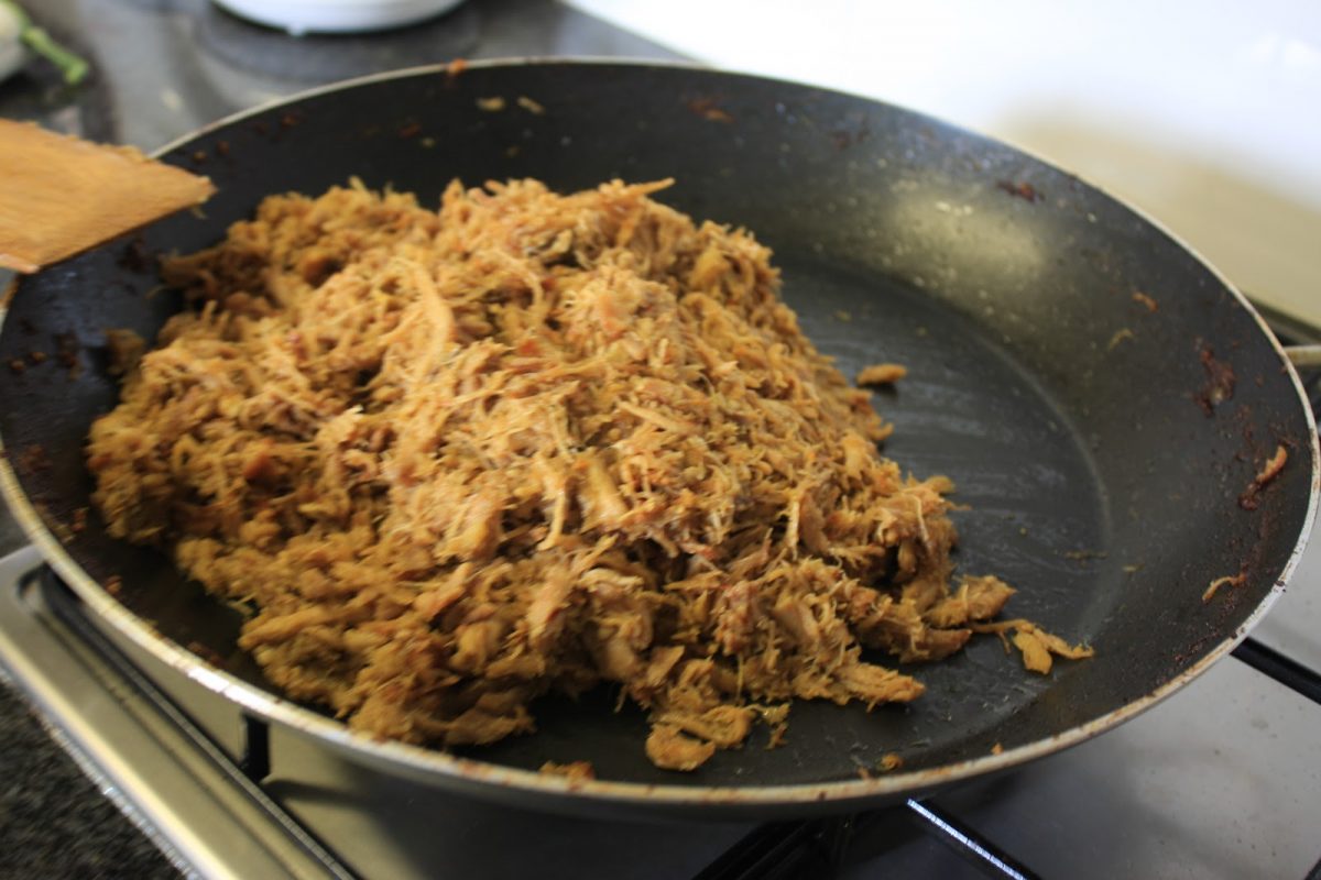 Mau Cara Baru Mengolah Daging Ayam? Perhatikan Cara Membuat Abon Daging Ayam Berikut!