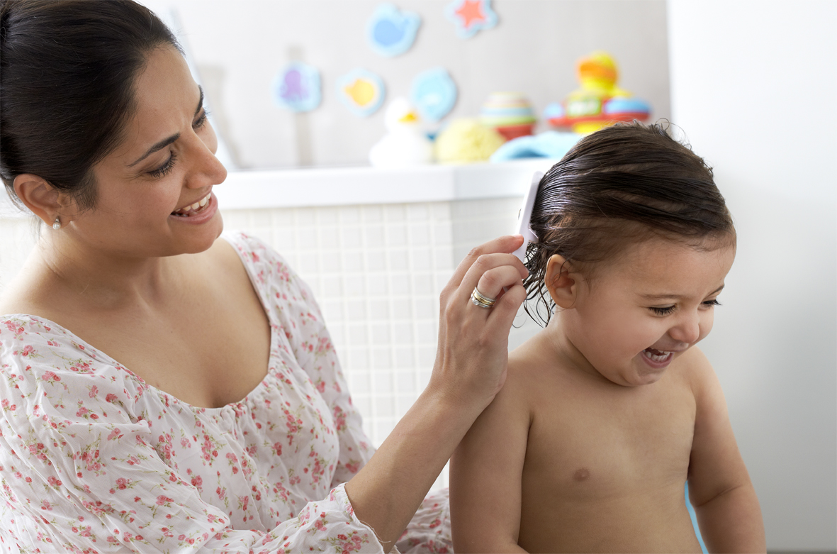 manfaat minyak kelapa untuk rambut bayi