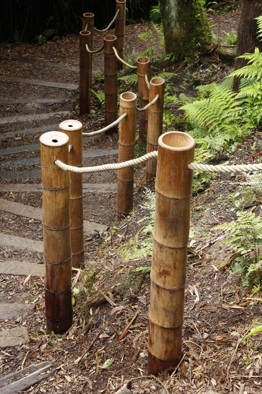 kerajinan-tangan-dari-bahan-bambu-railing