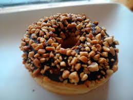 donat isi kacang coklat