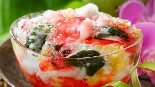 Es campur jawa dengan bahan-bahan lokal